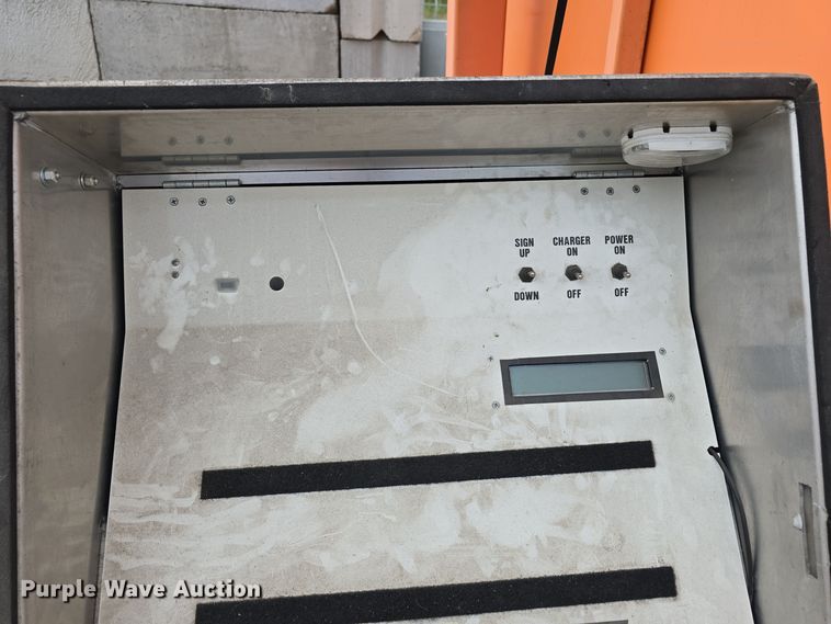 image for item DS4865 2002 Ver-Mac Inc. PCMS 1210 message board trailer