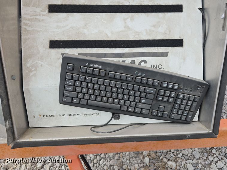 image for item DS4865 2002 Ver-Mac Inc. PCMS 1210 message board trailer