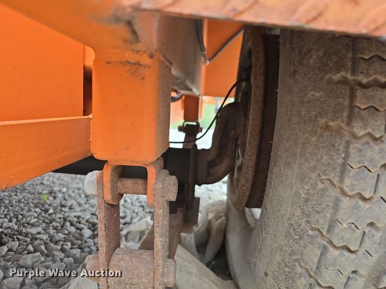 image for item DS4865 2002 Ver-Mac Inc. PCMS 1210 message board trailer