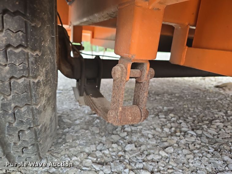 image for item DS4865 2002 Ver-Mac Inc. PCMS 1210 message board trailer