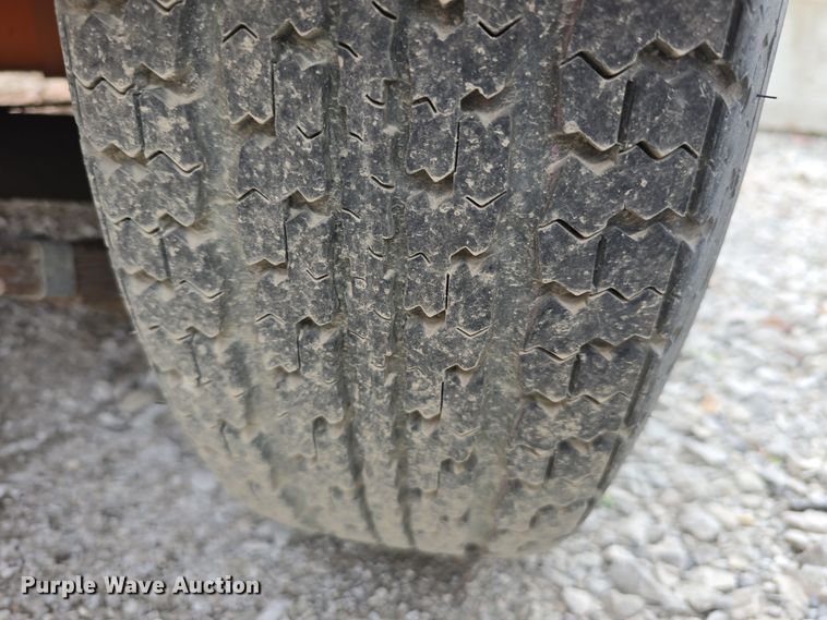 image for item DS4865 2002 Ver-Mac Inc. PCMS 1210 message board trailer