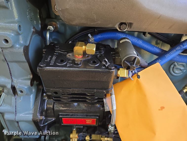 image for item DT5270 2011 Detroit Diesel 6067MK91 engine