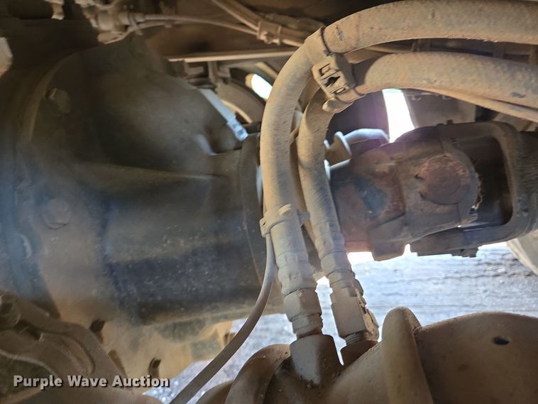 image for item DT5272 2016 Volvo VHD  dump truck