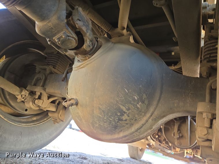 image for item DT5272 2016 Volvo VHD  dump truck