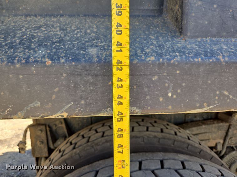 image for item DT5272 2016 Volvo VHD  dump truck