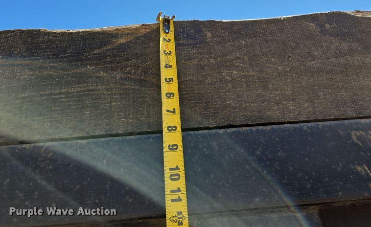 image for item DT5272 2016 Volvo VHD  dump truck