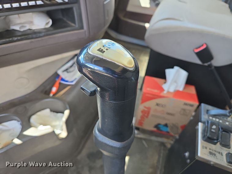 image for item DT5272 2016 Volvo VHD  dump truck