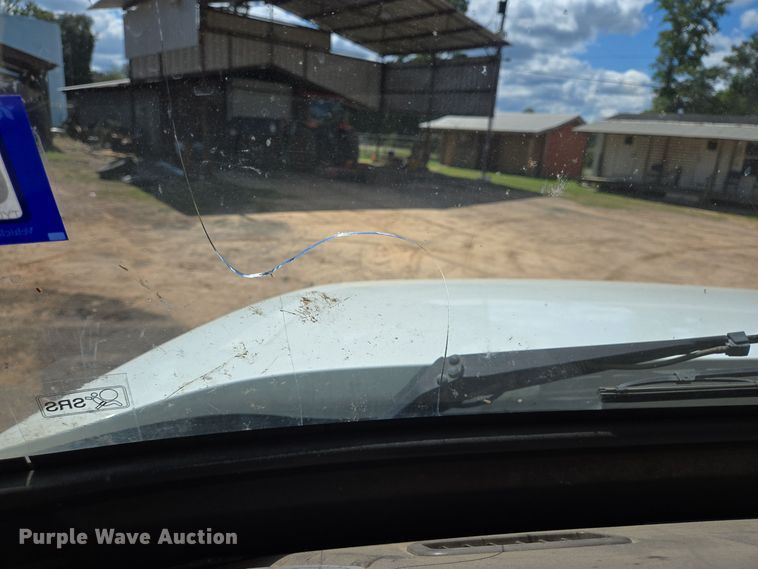 image for item DT5272 2016 Volvo VHD  dump truck