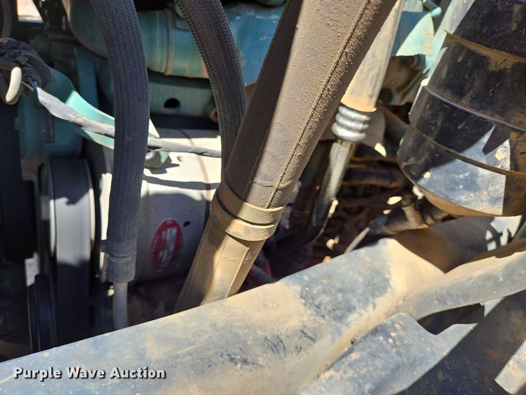 image for item DT5272 2016 Volvo VHD  dump truck