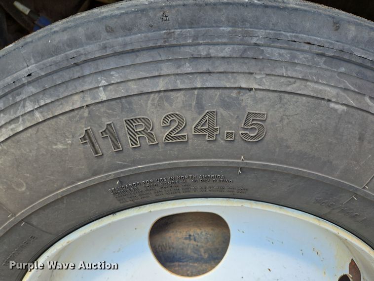 image for item DT5272 2016 Volvo VHD  dump truck