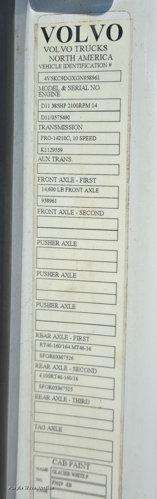 image for item DT5272 2016 Volvo VHD  dump truck