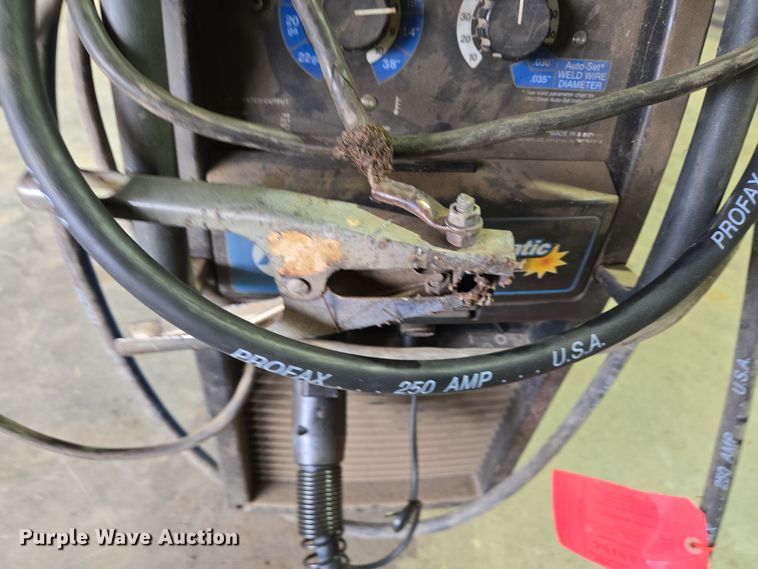 image for item DT5274 Miller  Millermatic 212 welder