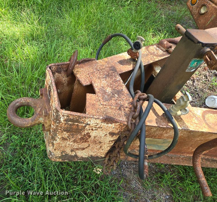 image for item DT5275 1985 Eagle tilt deck equipment trailer