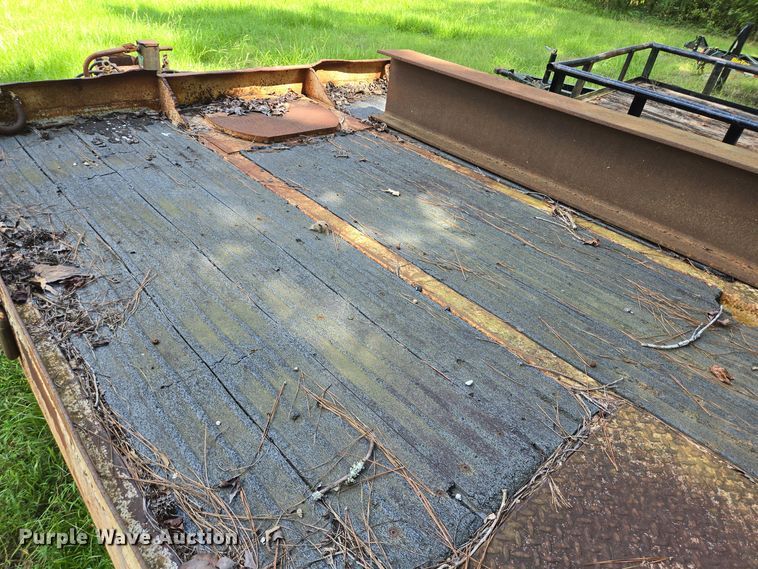 image for item DT5275 1985 Eagle tilt deck equipment trailer