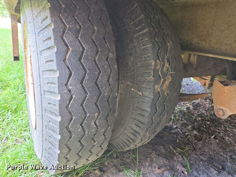 image for item DT5275 1985 Eagle tilt deck equipment trailer