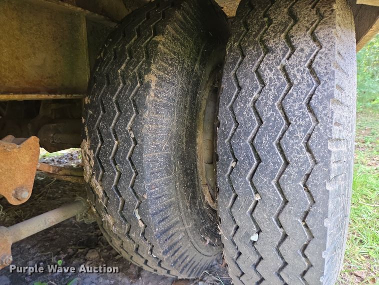 image for item DT5275 1985 Eagle tilt deck equipment trailer