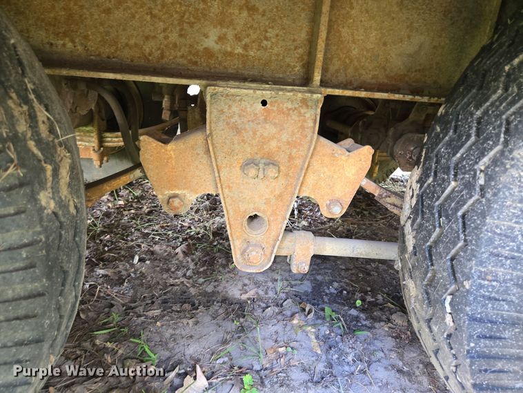 image for item DT5275 1985 Eagle tilt deck equipment trailer