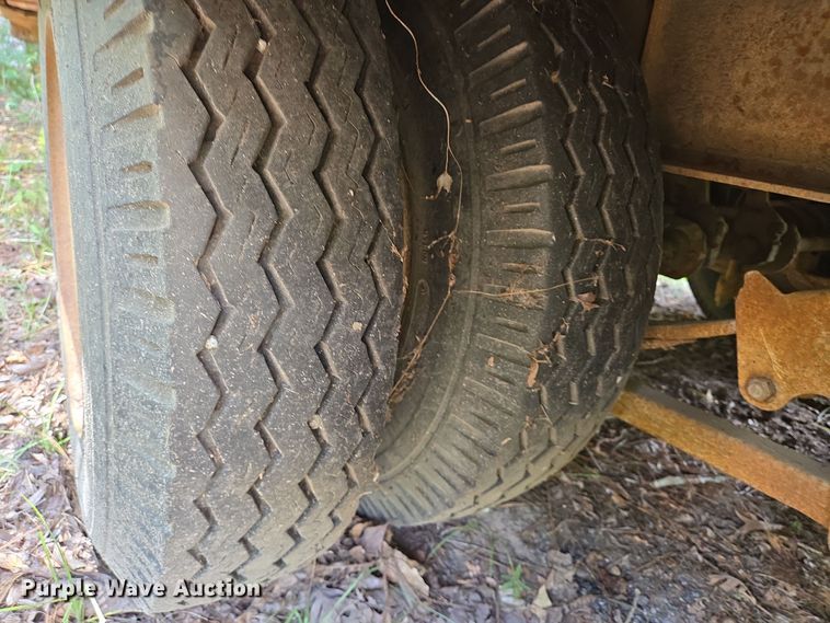 image for item DT5275 1985 Eagle tilt deck equipment trailer