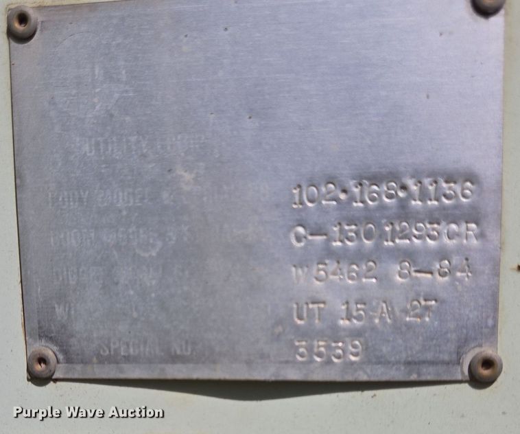 image for item DT5276 1984 International digger derrick truck