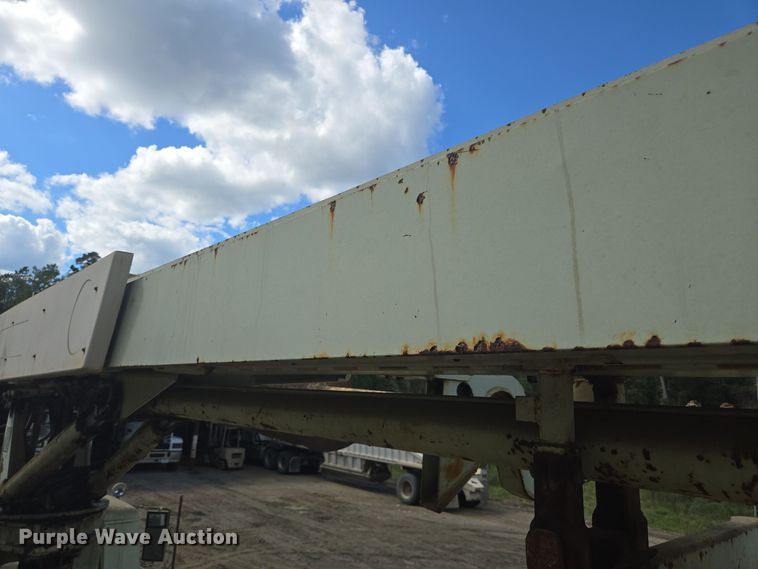 image for item DT5276 1984 International digger derrick truck