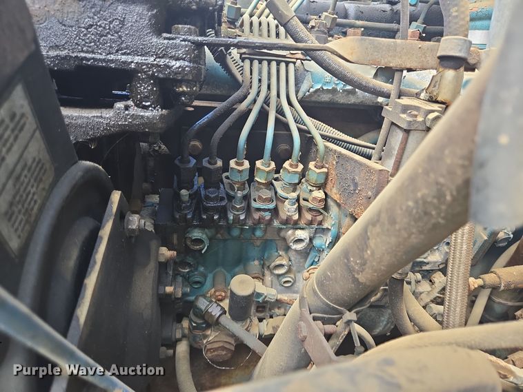 image for item DT5276 1984 International digger derrick truck