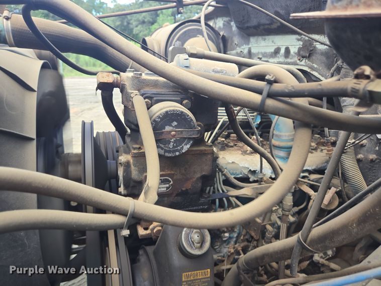 image for item DT5276 1984 International digger derrick truck