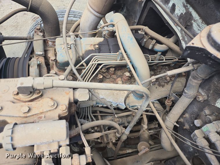 image for item DT5276 1984 International digger derrick truck