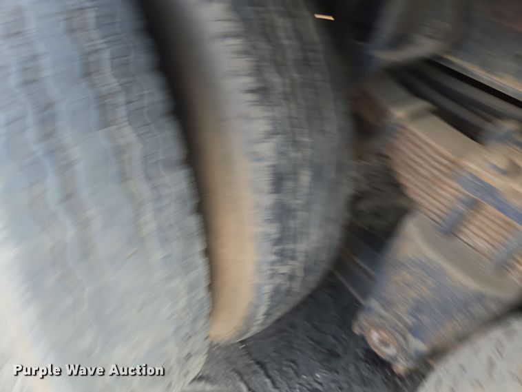 image for item DT5276 1984 International digger derrick truck