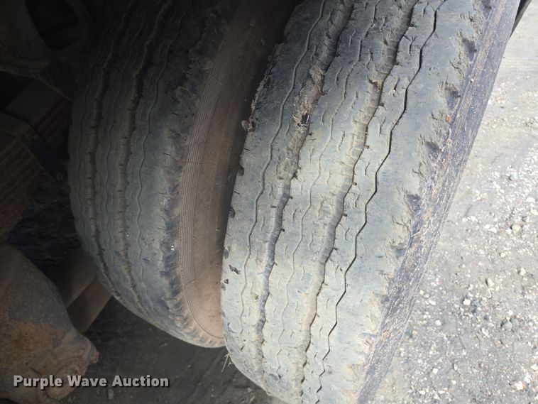 image for item DT5276 1984 International digger derrick truck