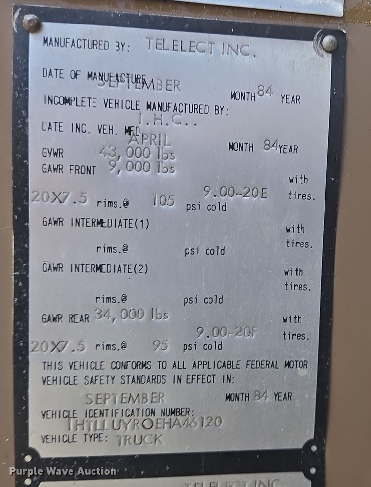 image for item DT5276 1984 International digger derrick truck