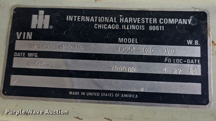 image for item DT5276 1984 International digger derrick truck