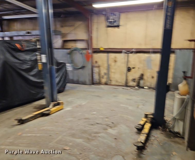 image for item DT7503 Forward Manufacturing DP10A two post automotive lift 