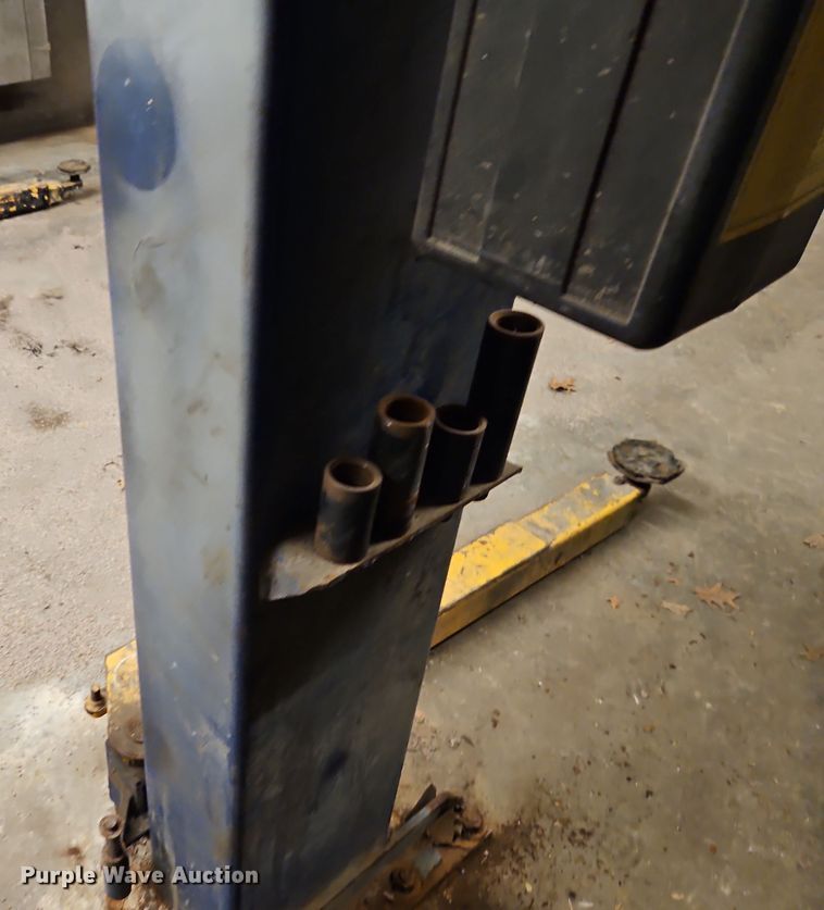 image for item DT7503 Forward Manufacturing DP10A two post automotive lift 