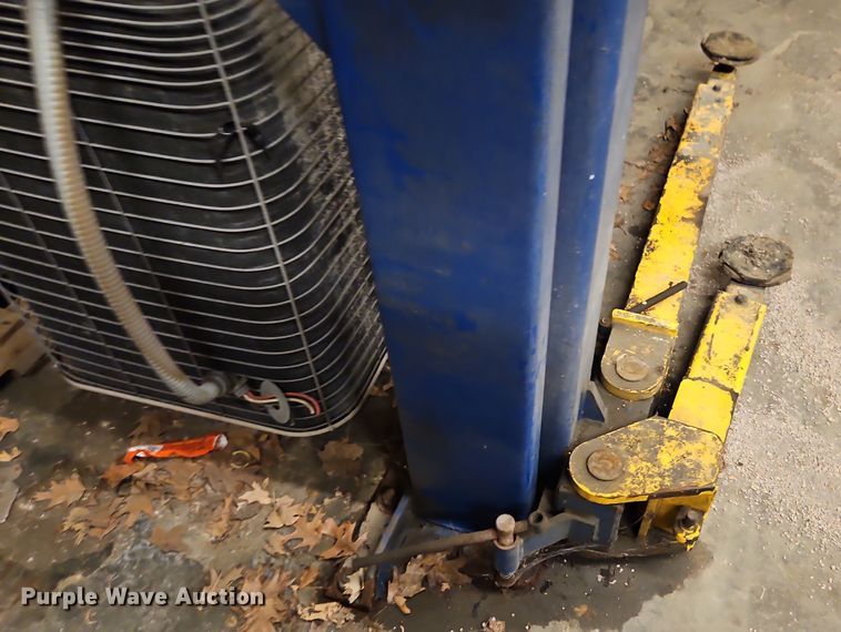 image for item DT7503 Forward Manufacturing DP10A two post automotive lift 