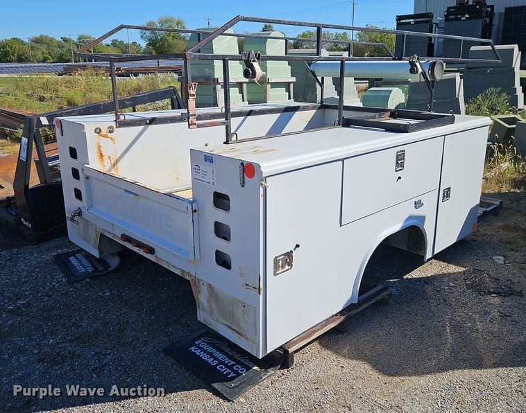 image for item DT7506 Reading U108ADW-HHWBLHPF Utility bed