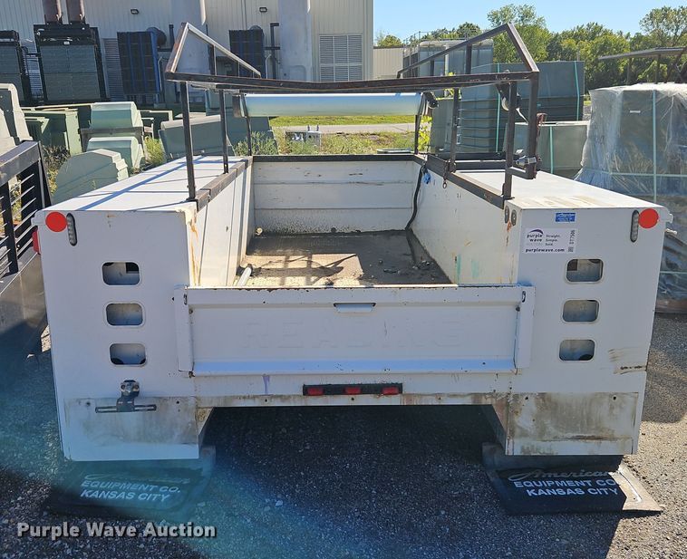 image for item DT7506 Reading U108ADW-HHWBLHPF Utility bed