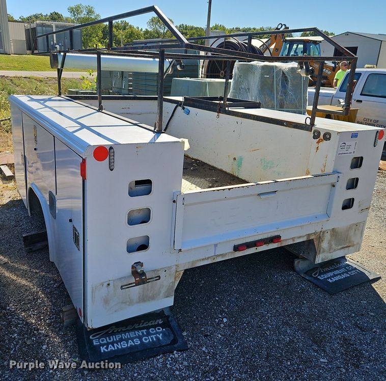 image for item DT7506 Reading U108ADW-HHWBLHPF Utility bed