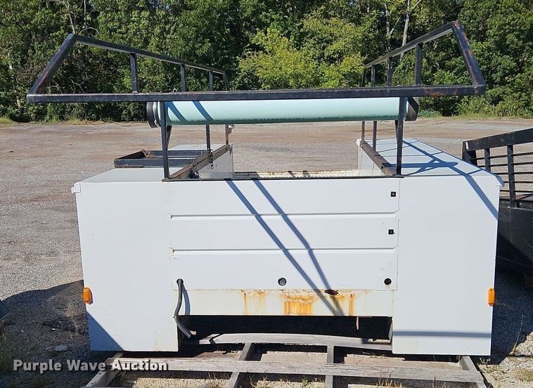 image for item DT7506 Reading U108ADW-HHWBLHPF Utility bed