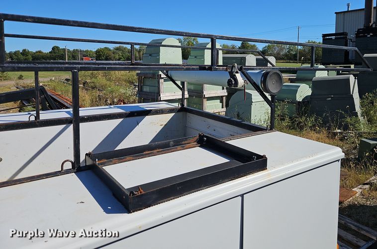 image for item DT7506 Reading U108ADW-HHWBLHPF Utility bed