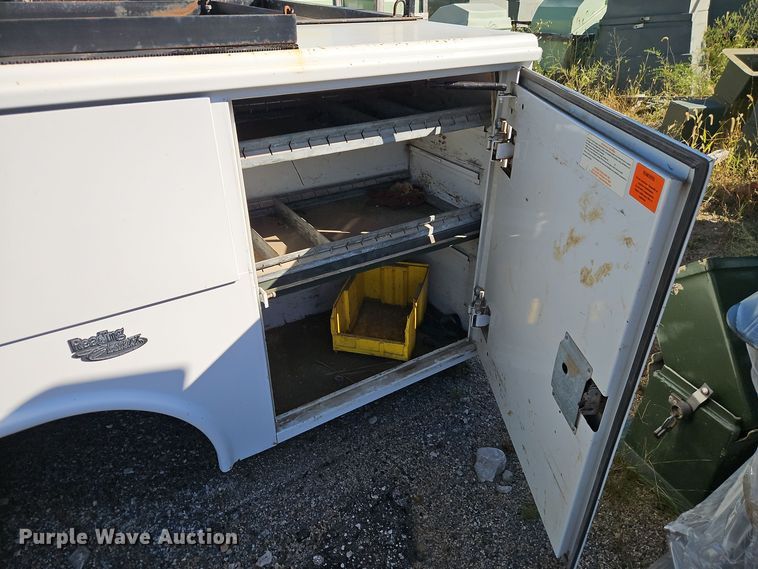 image for item DT7506 Reading U108ADW-HHWBLHPF Utility bed