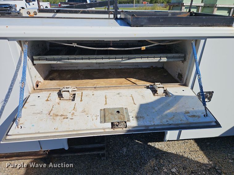 image for item DT7506 Reading U108ADW-HHWBLHPF Utility bed