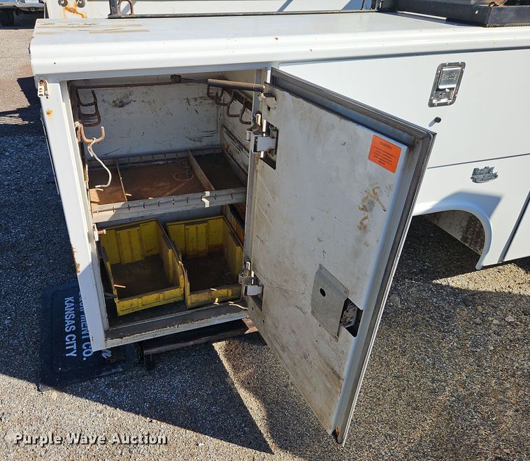 image for item DT7506 Reading U108ADW-HHWBLHPF Utility bed