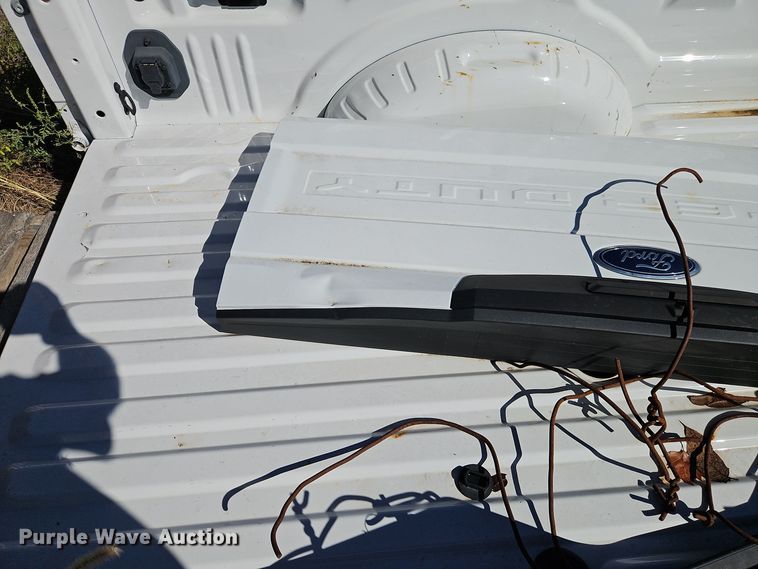 image for item DT7509 Pickup truck bed