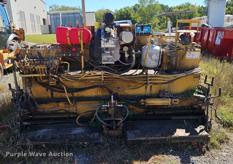 image for item DT7510 Leeboy paver