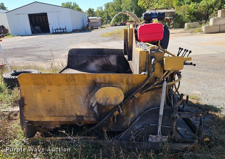 image for item DT7510 Leeboy paver