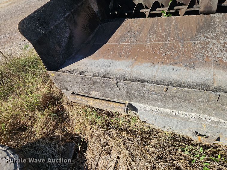 image for item DT7510 Leeboy paver