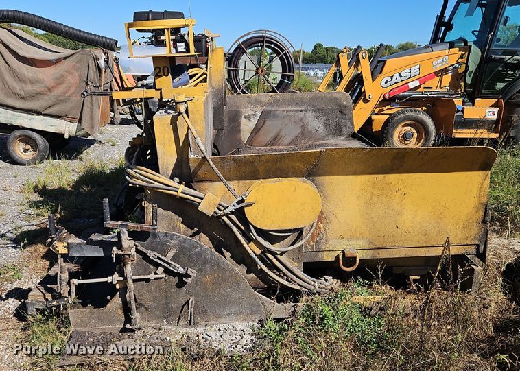 image for item DT7510 Leeboy paver