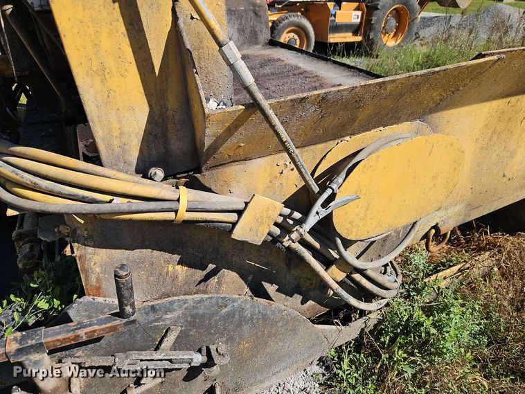 image for item DT7510 Leeboy paver