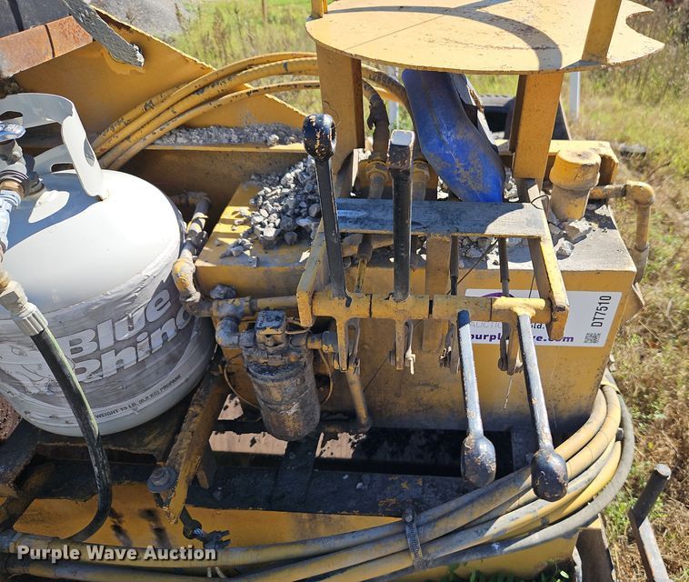 image for item DT7510 Leeboy paver