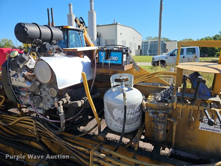 image for item DT7510 Leeboy paver